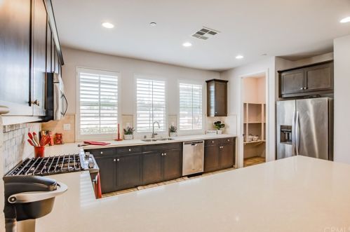 1021 Mandarin Pl, Fullerton CA  92833-4785 exterior