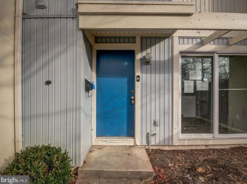 2238 Southgate Sq, Herndon VA  20191-1229 exterior