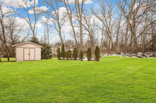 607 Crestview Ln, Mukwonago WI  53149-1103 exterior