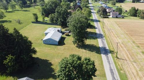 4296 Seneca Rd, Hermitage PA  16150-9631 exterior