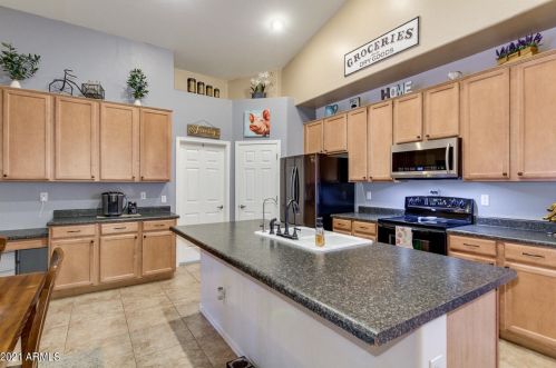 1637 Vineyard Plains Dr, Queen Creek AZ  exterior