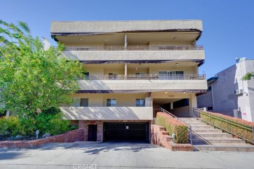 4521 Colbath Ave, Van Nuys CA  91423-2964 exterior