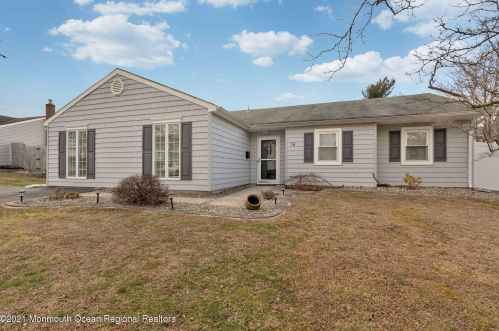 16 Janine Pl, Hazlet, NJ 07730-1114