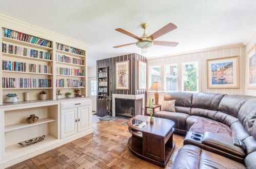 10 Lee Dr, Lyme CT  06371-2111 exterior