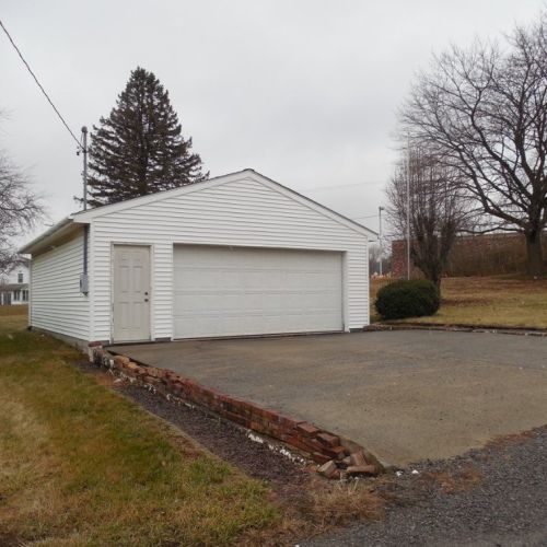 707 Monroe St, New Castle PA  16101-4546 exterior