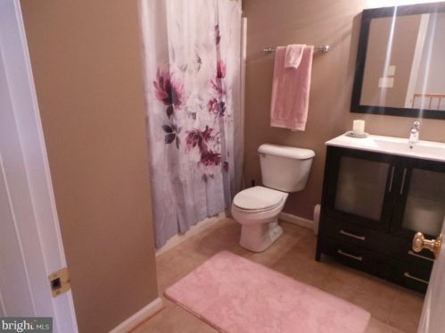 131 Baltusrol Dr, Charles Town WV  25414-4085 exterior