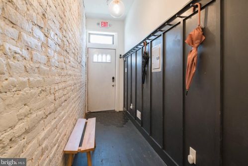 2026 Howard St, Philadelphia PA 19148-3334 exterior