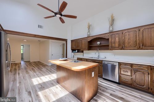 3450 Fishing Crk Vly Rd, Harrisburg PA 17112-9627 exterior