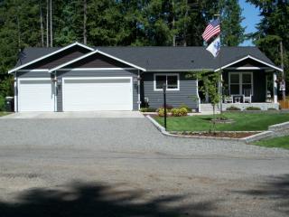 500 Stevens Ct, Rainier, WA 98576-9750