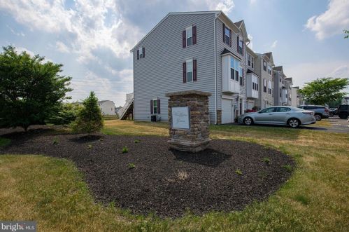 101 Tulip Ln, Gilbertsville, PA 19525-8121