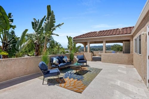 134 Pueblo Ln, Topanga, CA 90290-4461
