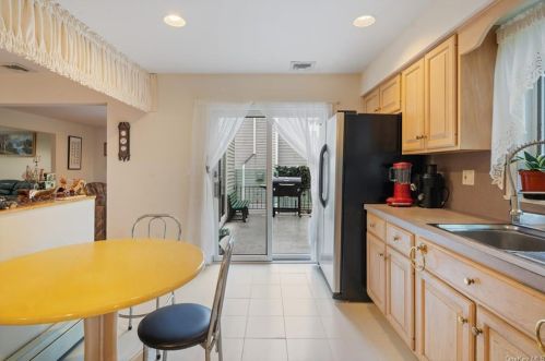 22 Kensington Ave, Thornwood NY  10594-1144 exterior