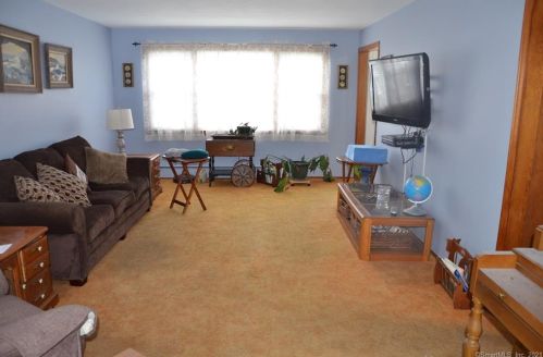 46 Lincoln St, Bridgeport, CT 06611-4611