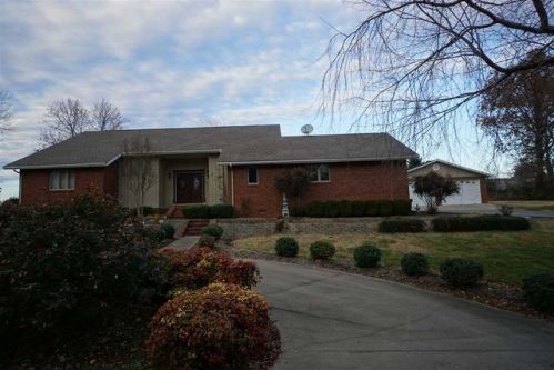 20 Scarlett Dr, Murray, KY 42071-9440