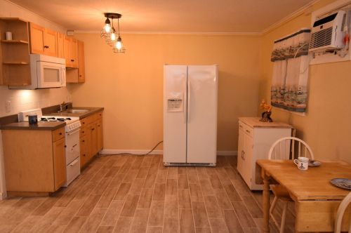 933 Ocean Blvd, Hampton, NH 03842-1484