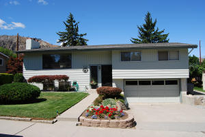 1112 Wedgewood Ave, Wenatchee, WA 98801-3334