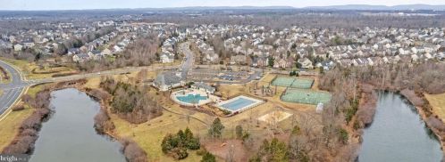 9283 Alvyn Lake Cir, Bristow VA  20136-6149 exterior