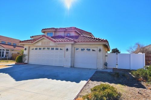 13047 San Miguel St, Victorville, CA 92392-6637
