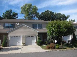 10 Goldsmith Dr, Spotswood, NJ 08884-1032