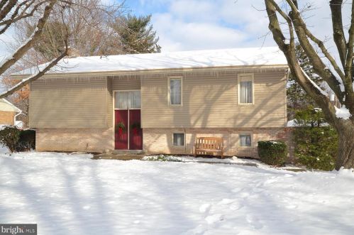 1141 Devonshire Rd, Lancaster, PA 17601-1649