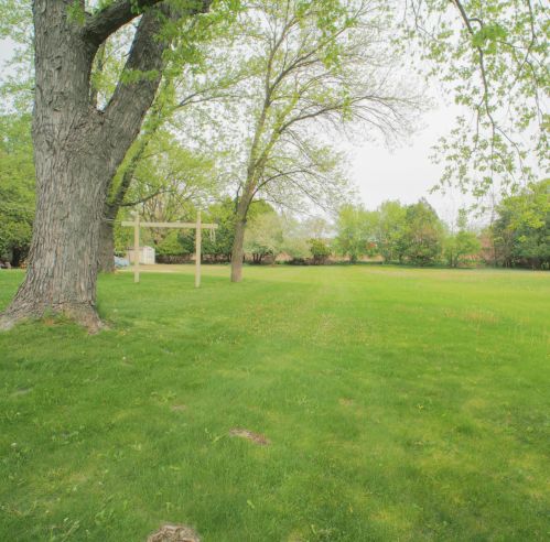 140 Congress Dr, West Bend WI  53095-9518 exterior