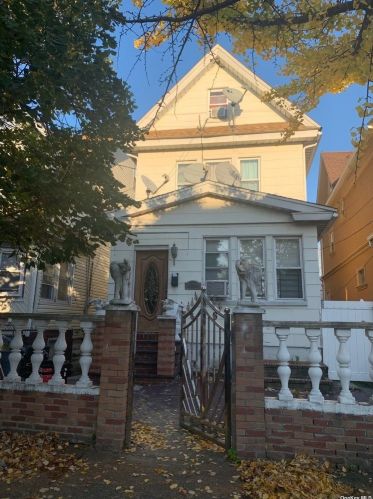 10547 88th St, Jamaica, NY 11417-1311