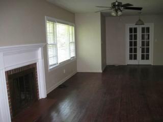 106 Dixie Dr, Tallahassee FL  32304-3000 exterior