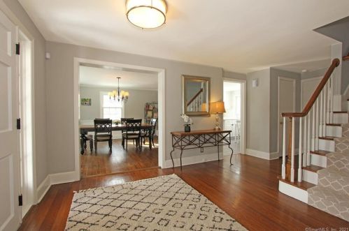 320 Hycliff Ter, Stamford, CT 06902-2022