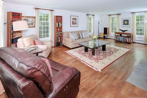 23 Mayflower Dr, Wilton CT  06897-1003 exterior