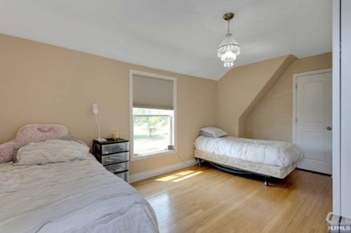 1663 River Rd, Teaneck NJ  07666-2259 exterior