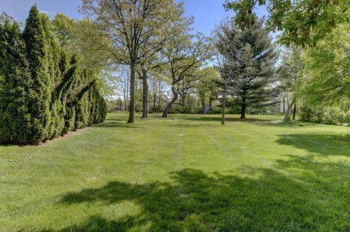 8601 Fair Oaks Ln, Dyer IN  46373-9395 exterior