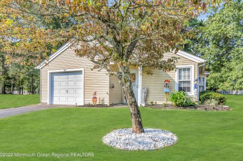 2025 Brookdale Dr, Lacey, NJ 08731-5628