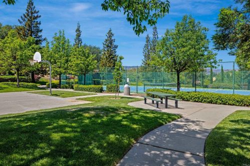 6070 Vine St, Vacaville CA  95688-8724 exterior