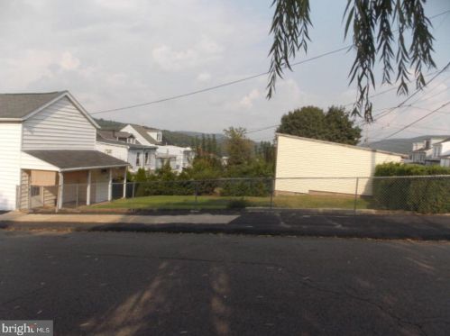 1436 Spruce St, Ashland, PA 17921-1708