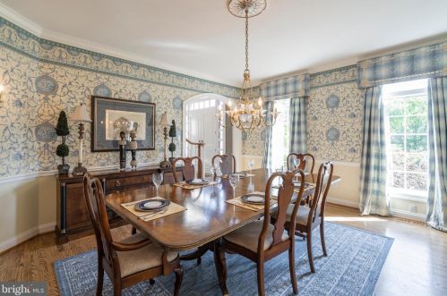 5 Gregory Ln, Newtown Square PA  19073-1518 exterior