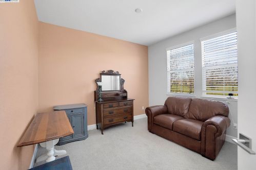 1611 Red Pheasant Ln, Manteca CA  95337 exterior