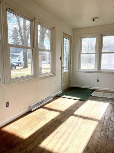 307 6th St, Morris MN  56267-1968 exterior