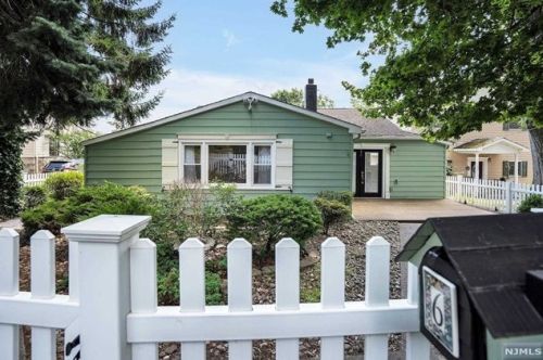 6 Vista Ln, Edgewater NJ  07020-1522 exterior