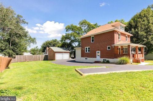208 Chestnut St, Newtown Square PA  19073-3306 exterior