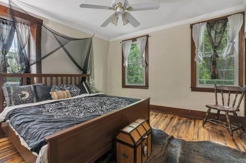 2620 10th Ave, Beaver Falls PA  15010-3711 exterior