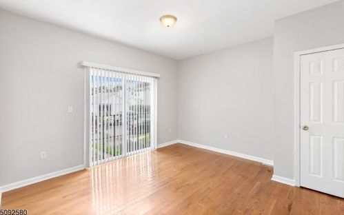 31 Wolf Pl, Irvington, NJ 07111-2847