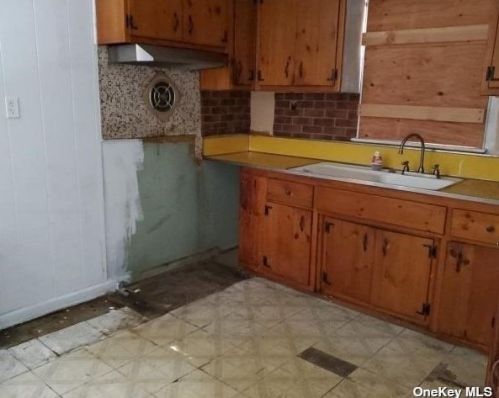 177 Arizona Rd, Babylon NY  11704-2533 exterior