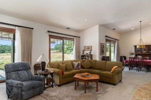 590 Championship Ln, Templeton CA  93465-5138 exterior