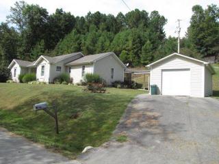 30 Middle Creek Rd, Manchester, KY 40962-6726