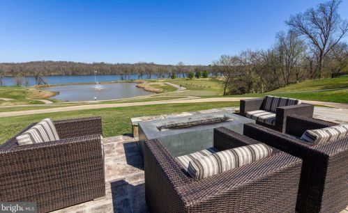 18292 St Georges Ct, Leesburg VA  20176-7421 exterior