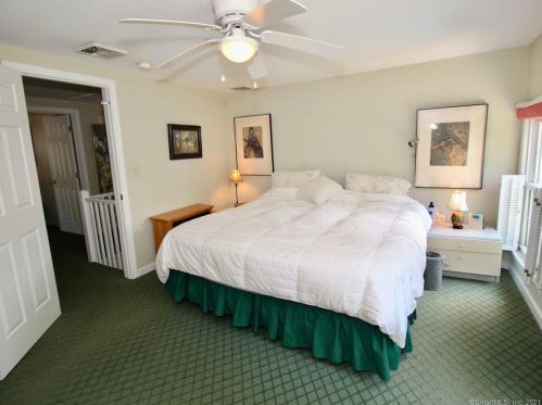 310 Main St, Wallingford CT  06492-2232 exterior