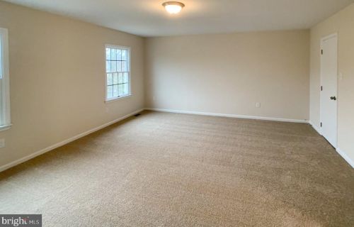 108 Robins Run, Swedesboro NJ  08085-1336 exterior