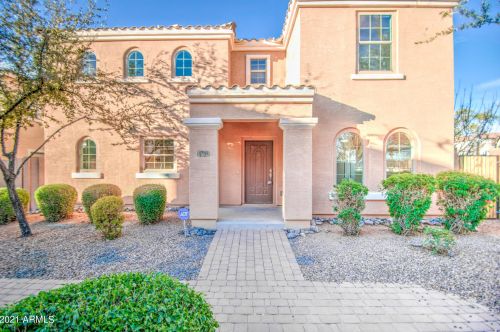 1735 Balboa Dr, Gilbert, AZ 85295-9052