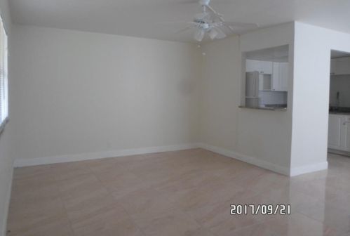 695 Saxony O, Delray Beach FL  33446-1045 exterior