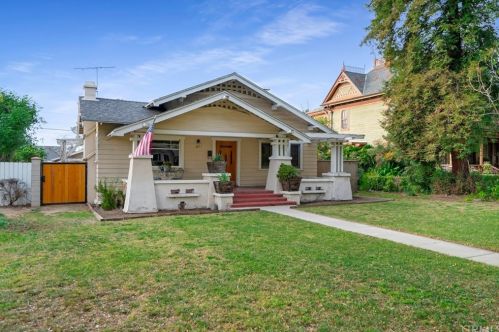 5671 Magnolia Ave, Riverside, CA 92506-1822